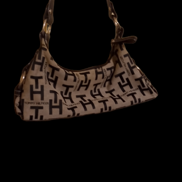 Tommy Hilfiger clutch purse - Picture 11 of 13